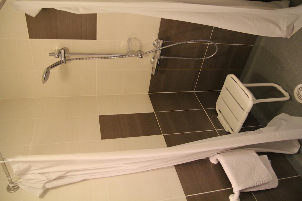 Hotel La Madeleine Saint-Benoît-sur-Loire Pokoj fotografie