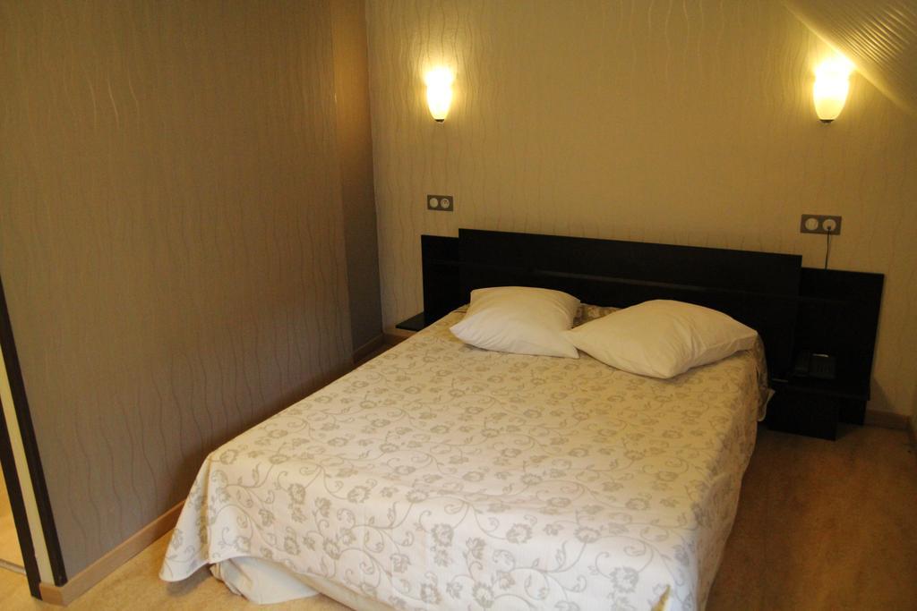 Hotel La Madeleine Saint-Benoît-sur-Loire Pokoj fotografie